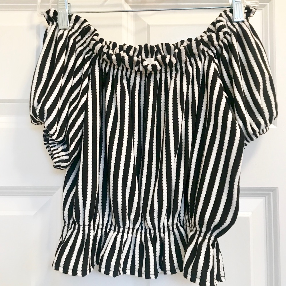 H&M black and white off the shoulder top size XS